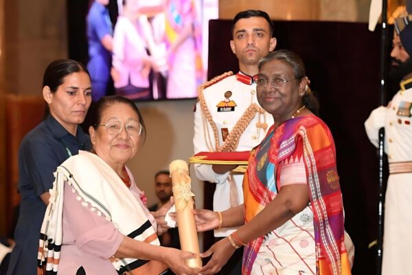 Sano Vamuzo honoured with Padma Shri for social work