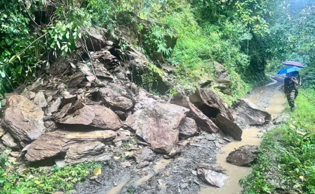 Two landslides block road connecting border villages in Kiphire